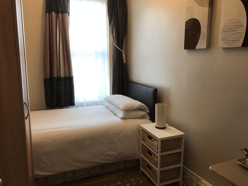 Lighthouse Guest House Уитли-Бей Экстерьер фото