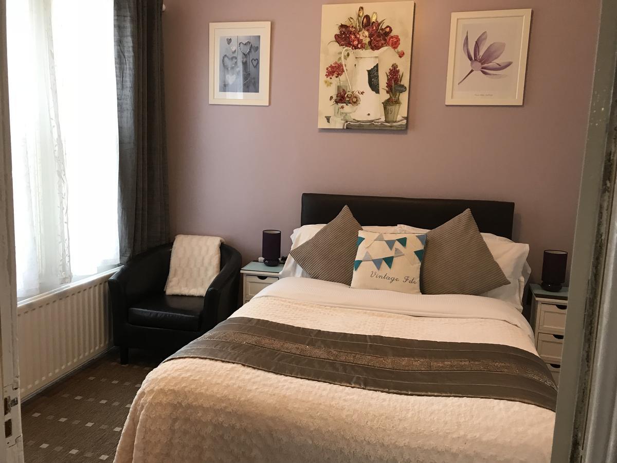 Lighthouse Guest House Уитли-Бей Экстерьер фото